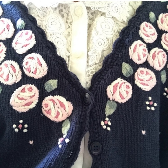 Vintage Rose Oversized Cardigan - Picture 3 of 4